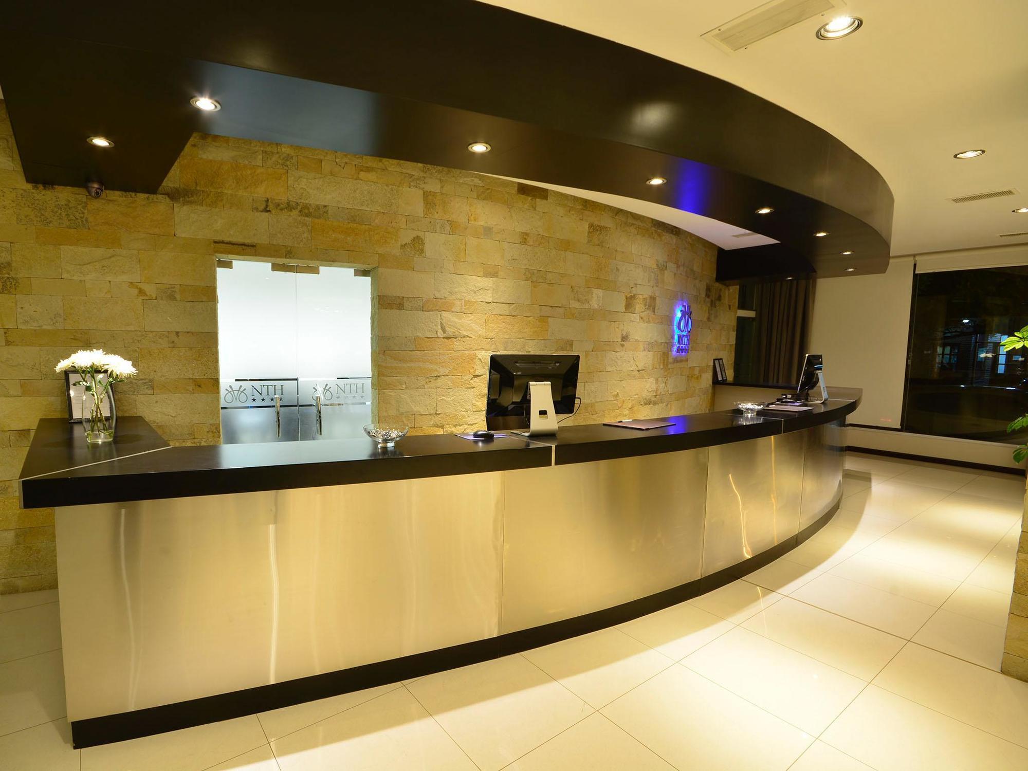 Neuquen Tower Hotel Exterior photo